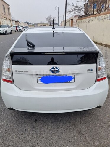 Toyota Prius-14