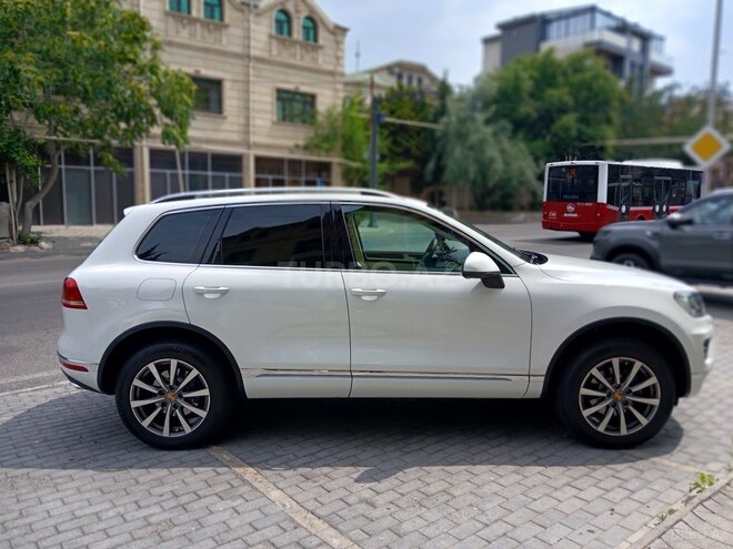 Volkswagen Touareg 2015, 130,000 km - 3.6 l - Bakı