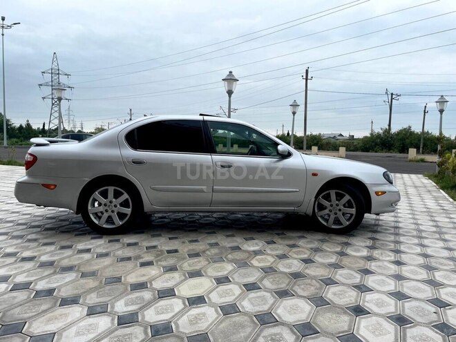 Nissan Maxima-5