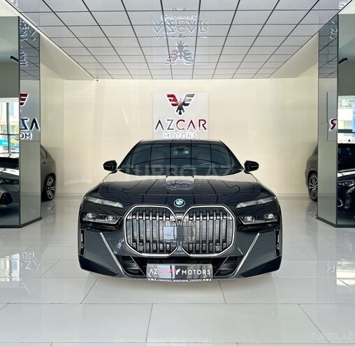 BMW 750e xDrive-10