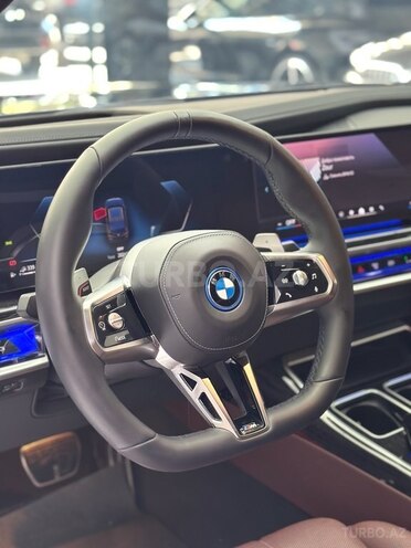 BMW 750e xDrive-13