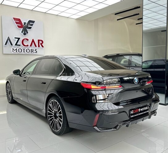 BMW 750e xDrive-11