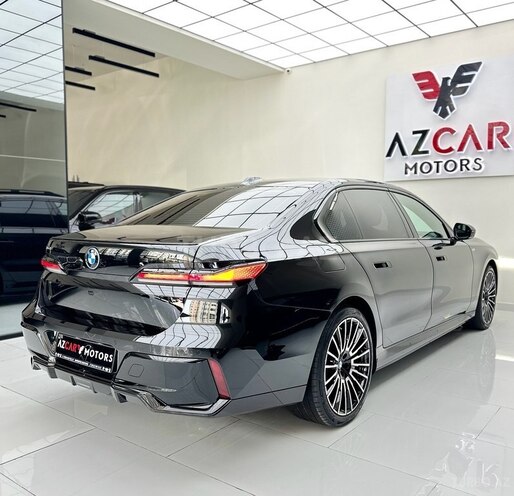 BMW 750e xDrive-7