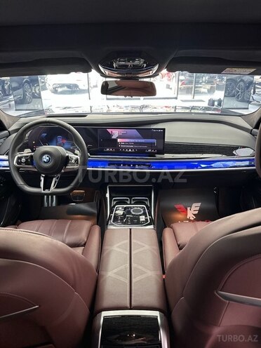 BMW 750e xDrive-17