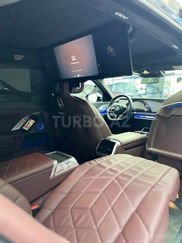 BMW 750e xDrive-18