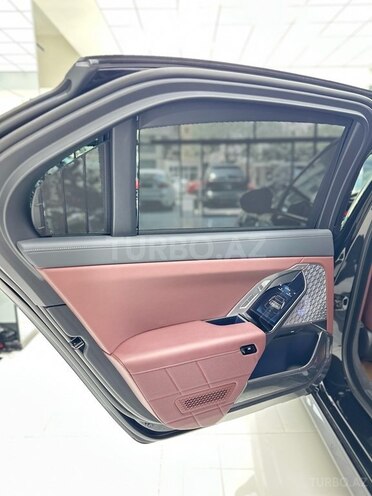 BMW 750e xDrive-22
