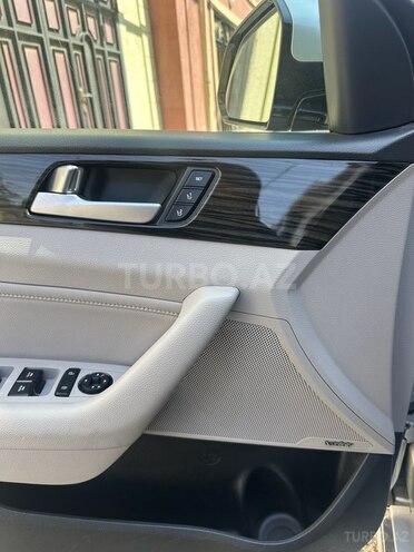 Hyundai Sonata-2