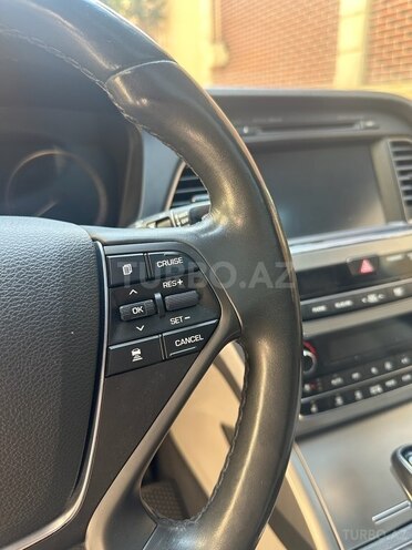 Hyundai Sonata-4