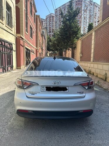 Hyundai Sonata-14
