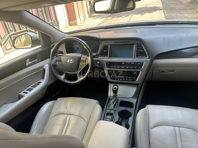 Hyundai Sonata-13