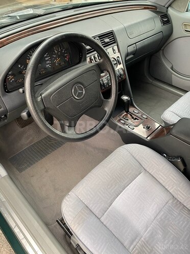 Mercedes C 180-7
