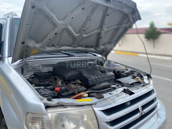 Mitsubishi Pajero io 2003, 300,000 km - 2.0 l - Bakı