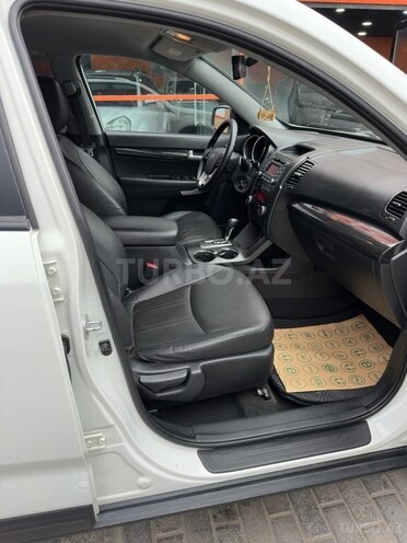 Kia Sorento-12