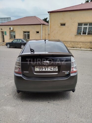 Toyota Prius-4