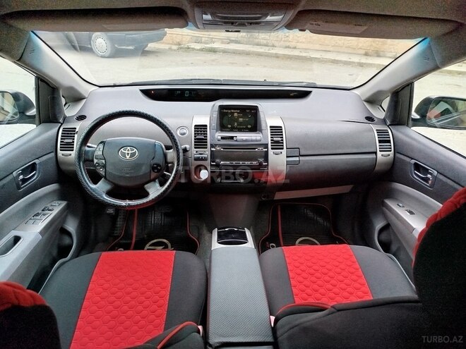 Toyota Prius-5
