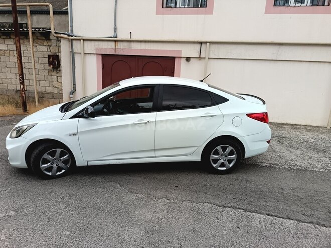 Hyundai Accent 2011, 270,000 km - 1.4 л - Bakı