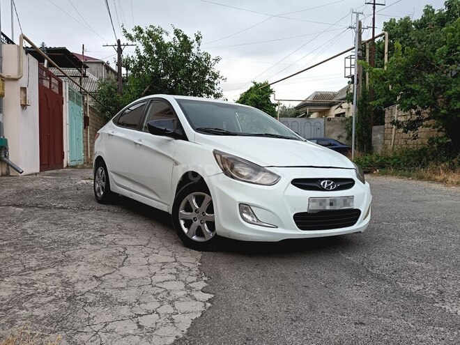 Hyundai Accent 2011, 270,000 km - 1.4 л - Bakı