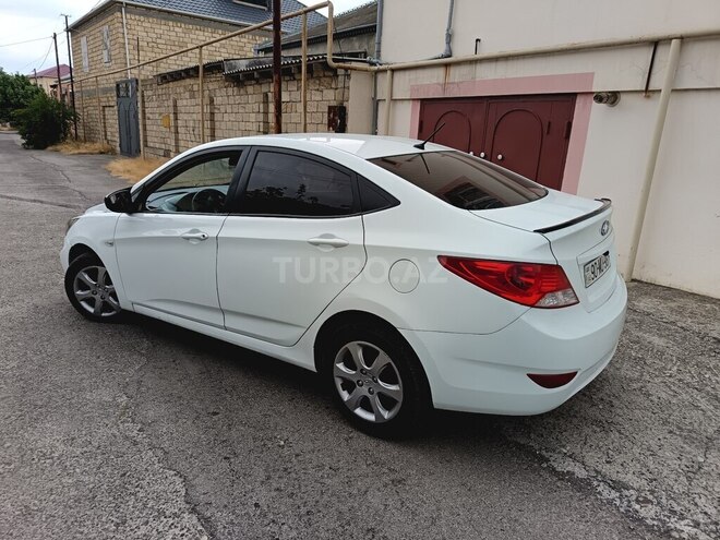 Hyundai Accent 2011, 270,000 km - 1.4 л - Bakı