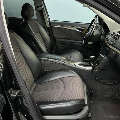 Mercedes E 240-5