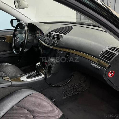 Mercedes E 240-4