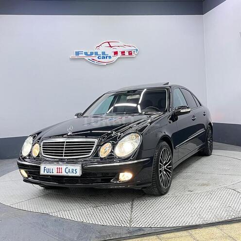 Mercedes E 240-1