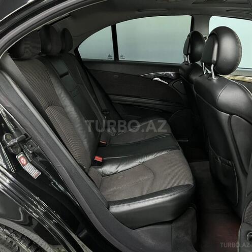 Mercedes E 240-3