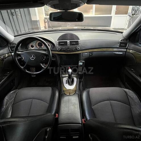 Mercedes E 240-2