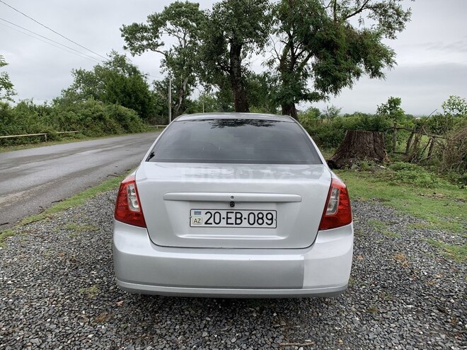 Chevrolet Lacetti-2