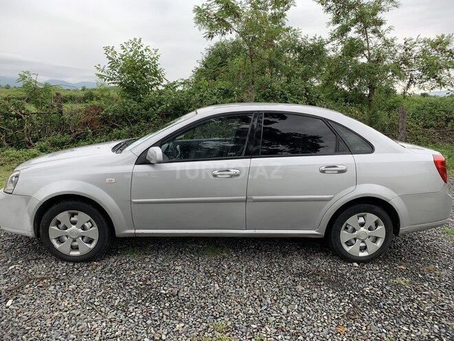 Chevrolet Lacetti-4