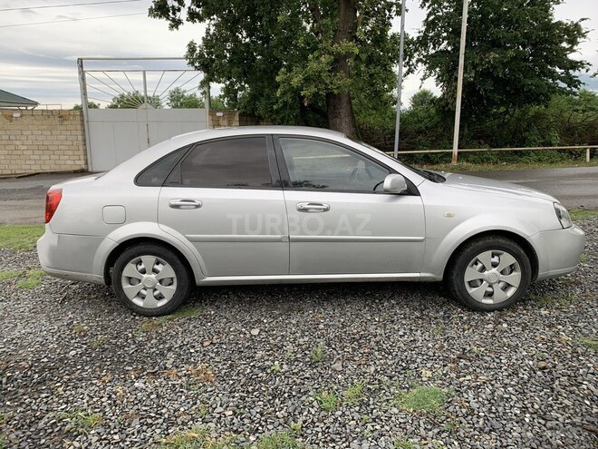 Chevrolet Lacetti-5