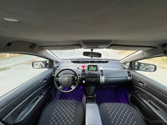 Toyota Prius-9