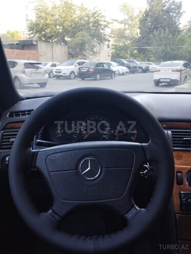 Mercedes E 220 d 1999, 452,000 km - 2.2 l - Bakı