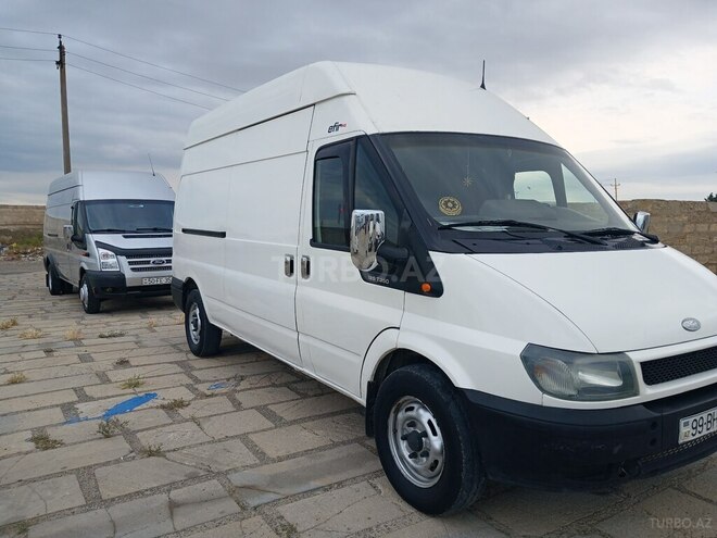 Ford Transit-2