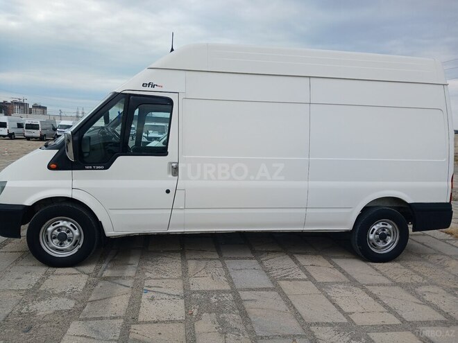 Ford Transit-8