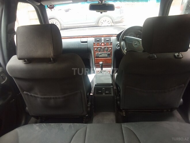 Mercedes E 230 1996, 257,000 km - 2.3 l - Bakı