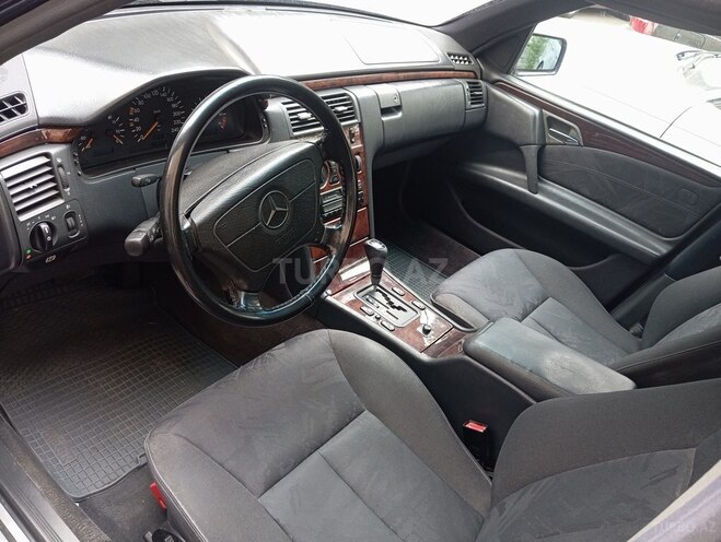 Mercedes E 230 1996, 257,000 km - 2.3 l - Bakı