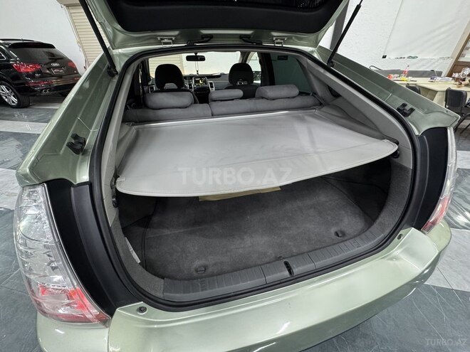 Toyota Prius-17