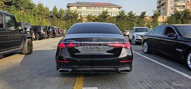 Mercedes E 220 d-2