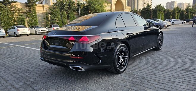 Mercedes E 220 d-4