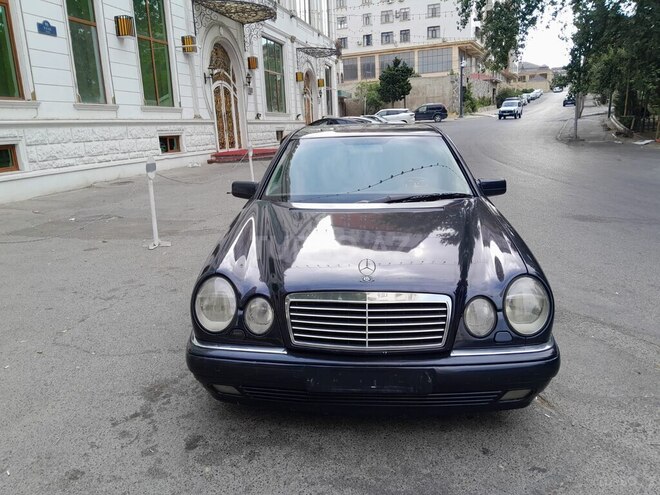 Mercedes E 240 1998, 235,860 km - 2.4 l - Bakı