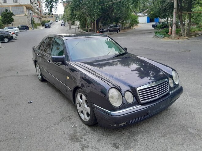 Mercedes E 240 1998, 235,860 km - 2.4 l - Bakı
