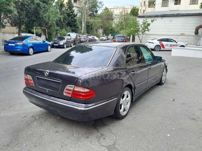 Mercedes E 240 1998, 235,860 km - 2.4 l - Bakı