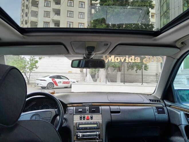 Mercedes E 240 1998, 235,860 km - 2.4 l - Bakı