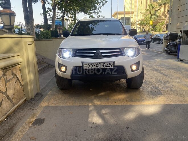 Mitsubishi L200 2010, 247,000 km - 2.5 l - Bakı