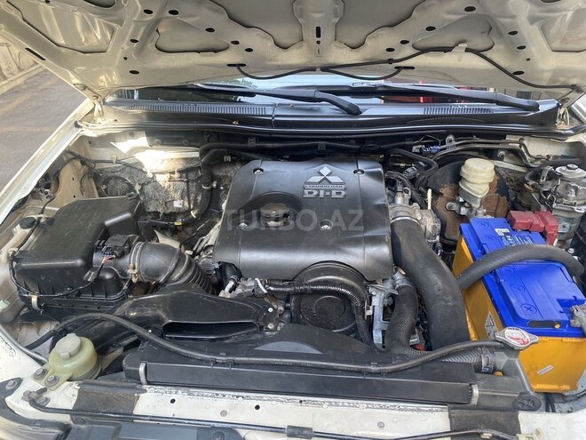 Mitsubishi L200 2010, 247,000 km - 2.5 l - Bakı