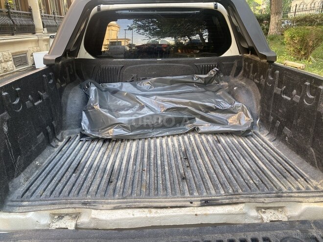 Mitsubishi L200 2010, 247,000 km - 2.5 l - Bakı