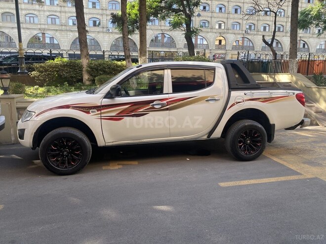 Mitsubishi L200 2010, 247,000 km - 2.5 l - Bakı