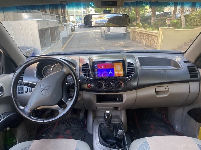 Mitsubishi L200 2010, 247,000 km - 2.5 l - Bakı