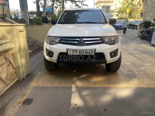 Mitsubishi L200 2010, 247,000 km - 2.5 l - Bakı
