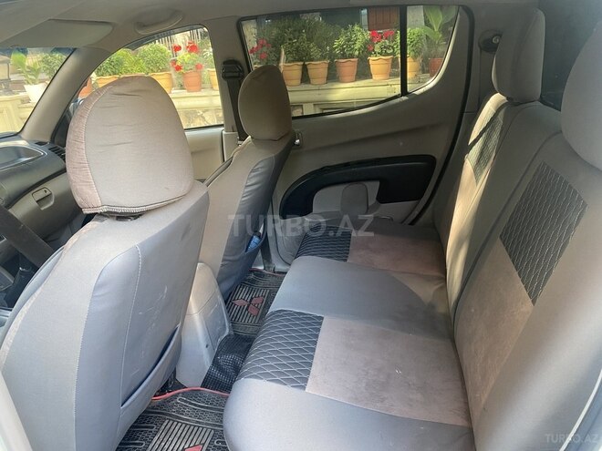 Mitsubishi L200 2010, 247,000 km - 2.5 l - Bakı